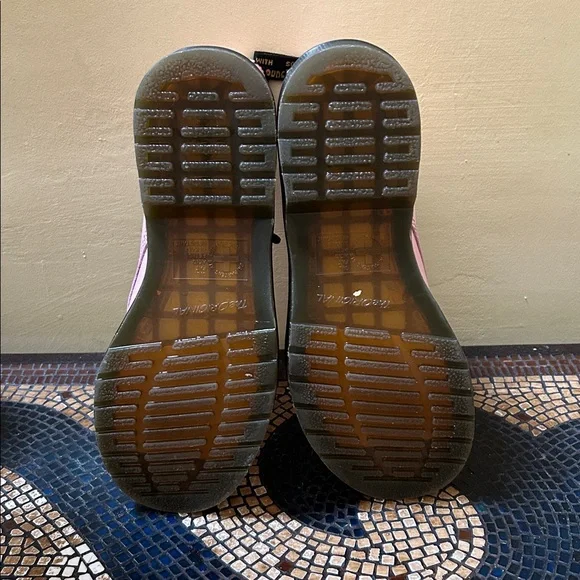 Dr Martins 1460 Women’s Ice Pale Pink Patent Leather 8-Eye Lace Up Boots Size 10 - Picture 9 of 16